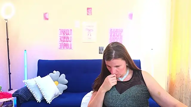 دردشة Mirabelle_Velvet الجنسية المباشرة