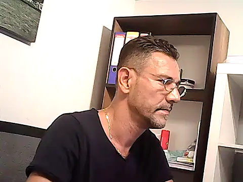 mastercharisma35 Adlı Modelin Canlı XXX Sohbeti