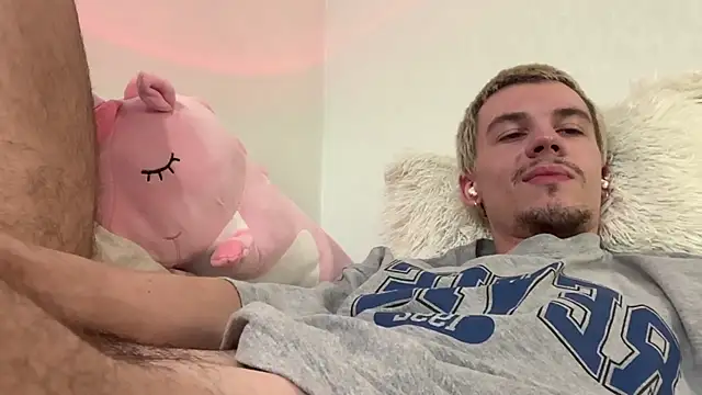 Jeremy1Scott XXX чат на живо