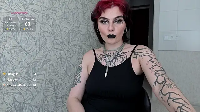 Chat +18 de IntrigueYourDay ao vivo