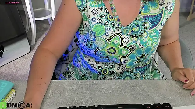 MartaEdamsのライブXXXチャット