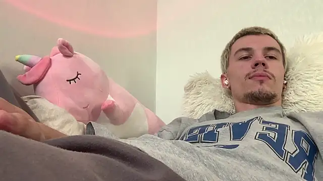 Jeremy1Scott Chat XXX live