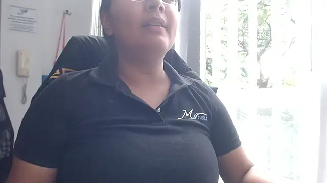 Chat XXX ao vivo de DyannaBloom