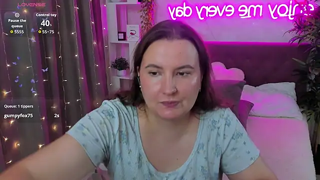 FeralPeach's Live XXX Chat