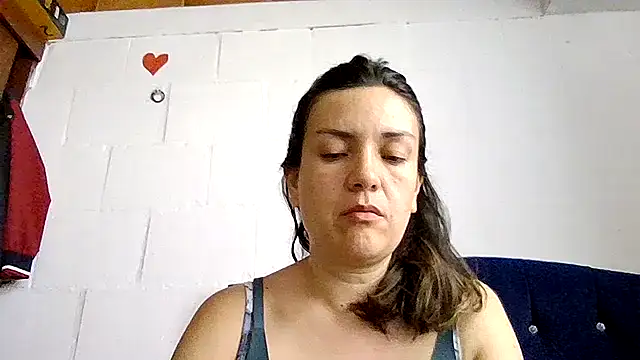 צ'אט XXX בשידור חי של princessbella93