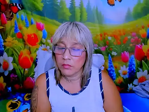 indianroxy's Live XXX Chat