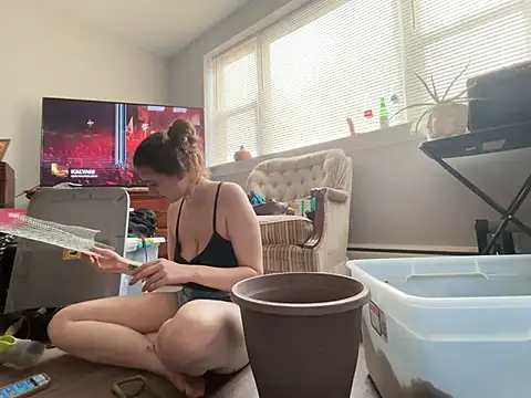 Snowbunnycake_131 Adlı Modelin Canlı XXX Sohbeti