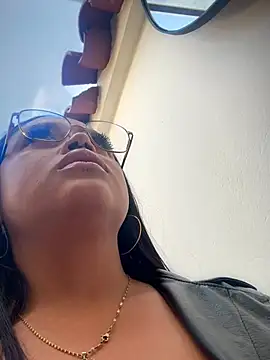 Mia_Risky-1 Pertunjukan Webcam