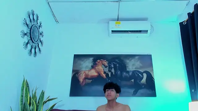 Kleyn_black Adlı Modelin Canlı XXX Sohbeti