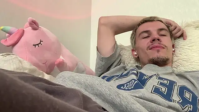 צ'אט XXX בשידור חי של Jeremy1Scott