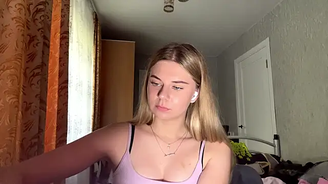 HoneysPiee Live XXX-Chat