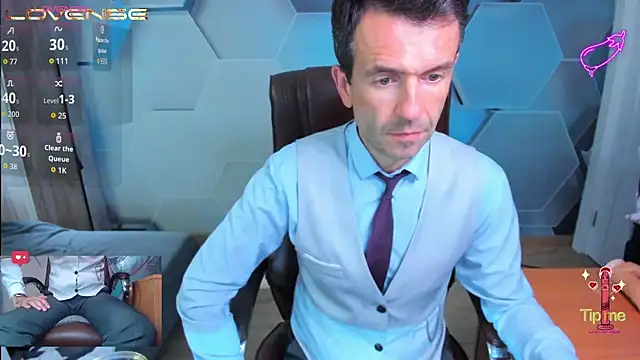 XXX chat uživo modela SteveTiger