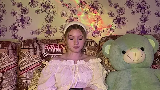 EarlineStrojnys' Live XXX Chat