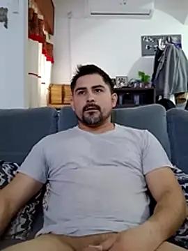 Bradd_32 Adlı Modelin Canlı XXX Sohbeti