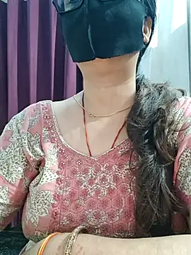 Aishwaryaa_69's Live XXX Chat