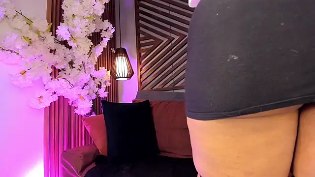 EbonyHorrny's Live XXX Chat