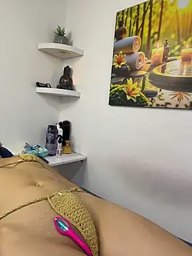 Kinky-Spa Adlı Modelin Web Kamerası Şovu