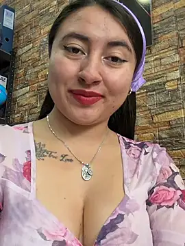 _Sarah-Office1's Live XXX Chat