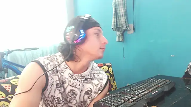 Czat XXX na żywo – MrKingsaintx