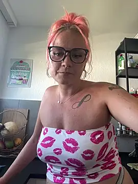 Fiebie_licious_ Live XXX-chat