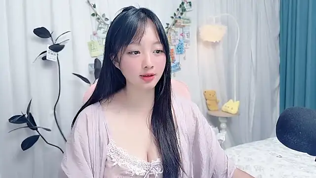 Winnie666999 Adlı Modelin Canlı XXX Sohbeti