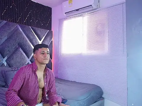 iron_king7n Live XXX chat