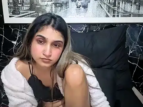 Amber_Rose06 Adlı Modelin Canlı XXX Sohbeti