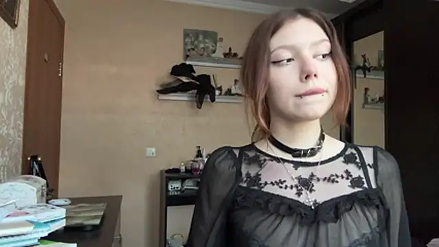 AliceLoveq XXX чат на живо