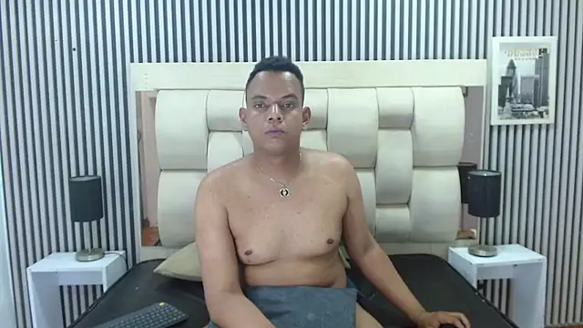 Papi_95 Live XXX-Chat