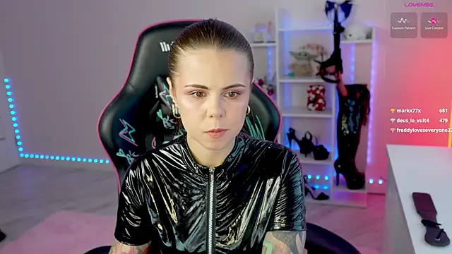 QueenAliceX's Live XXX Chat