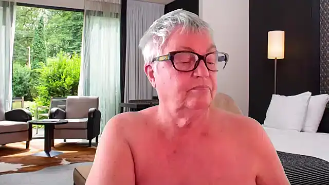 Mystery-Grandmother's Live XXX Chat
