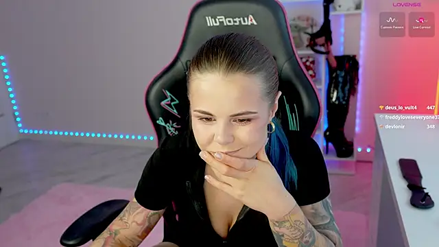 QueenAliceX Live XXX-Chat