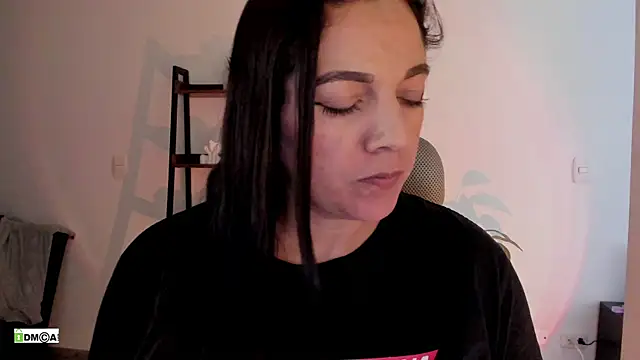 urcute_kitten's Live XXX Chat