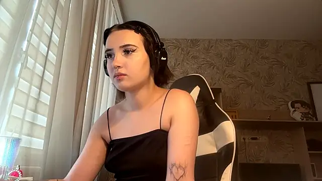 XXX chat uživo modela SharikaBabecki