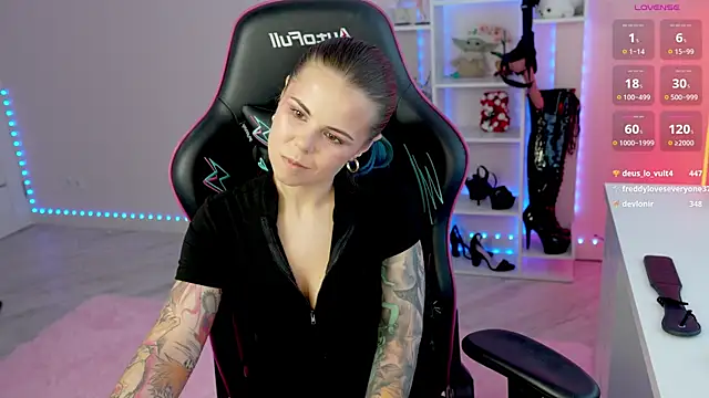 Czat XXX na żywo – QueenAliceX