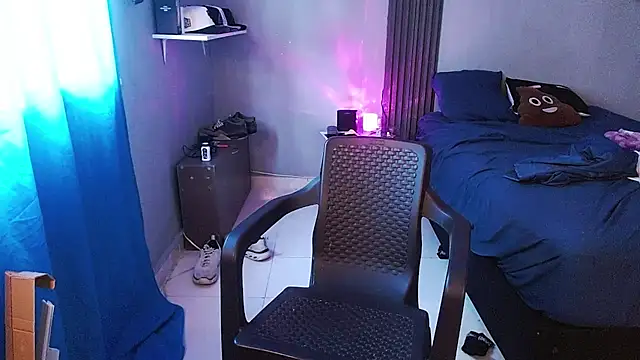 Mr_yisuzz লাইভ XXX চ্যাট