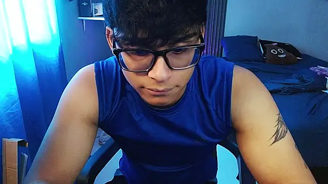 Chat +18 de Mr_yisuzz ao vivo