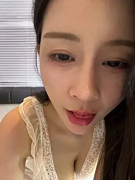 yiyi_3523 Webcam show