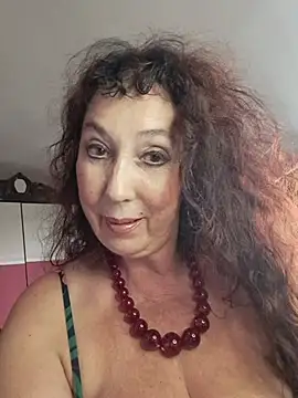 צ'אט XXX בשידור חי של GypsyEsmeralda