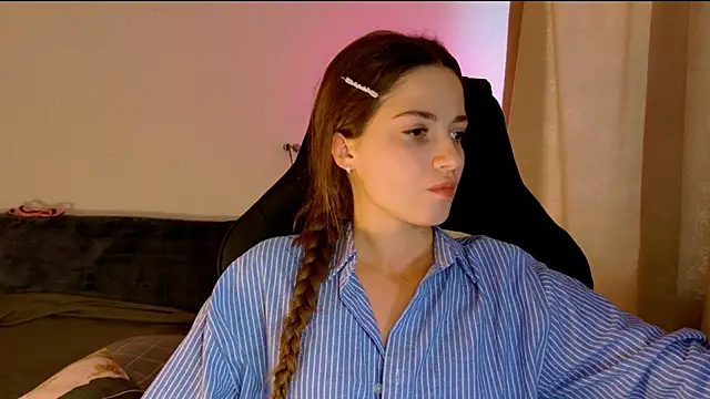 Chat XXX en directo de KiraVair