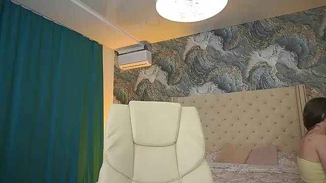 LittleJulii – Naživo XXX chat