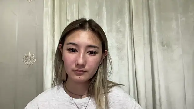 CloudyClamberのライブXXXチャット