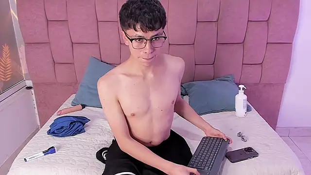ThomasTorress Live XXX Chat