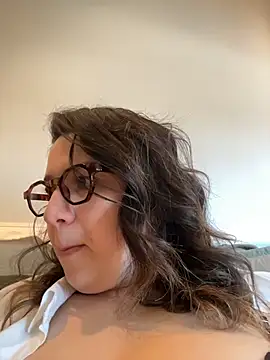 Chat +18 de amooraaamoon ao vivo