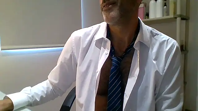 XXX chat uživo modela 66MA69
