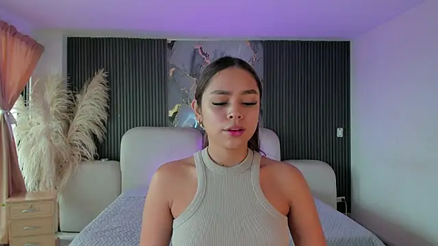 Chat XXX en directo de CarolineFyre