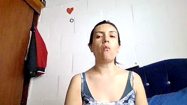 princessbella93 élő XXX-chatje