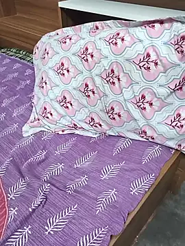 Hey_shiviii Adlı Modelin Canlı XXX Sohbeti