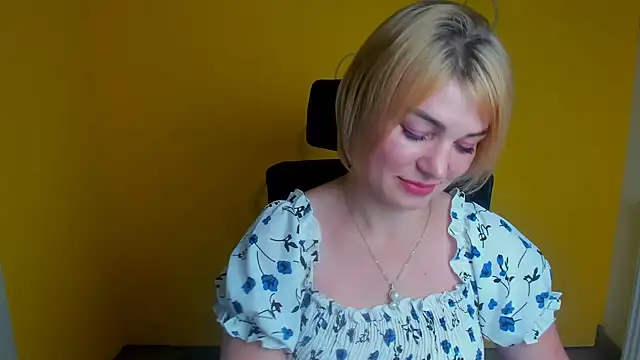 CuttieEmma: απευθείας συνομιλία ΧΧΧ
