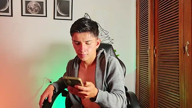 Vincent_Kane Chat XXX in diretta